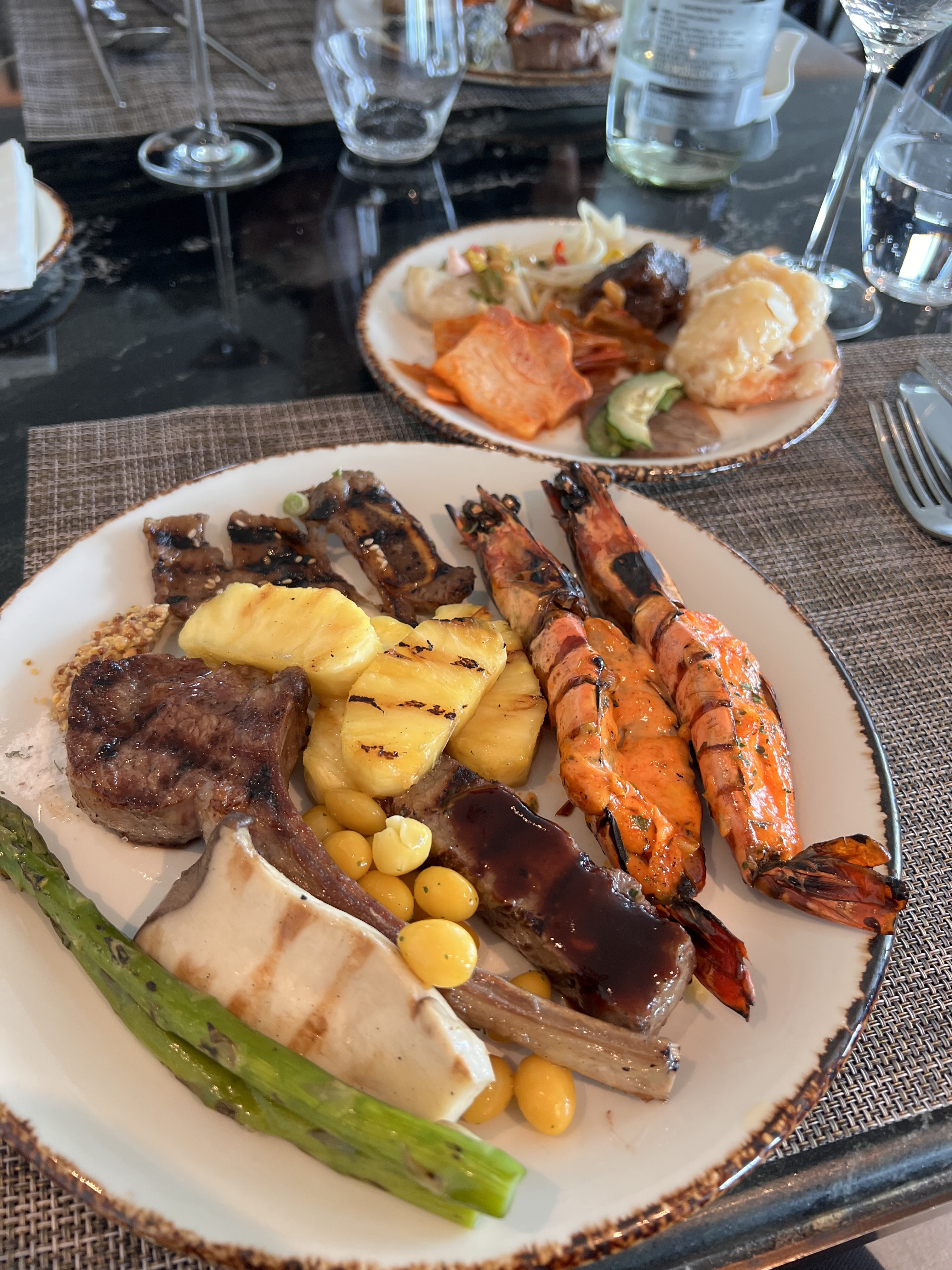 더 브릿지의 양고기와 스테이크