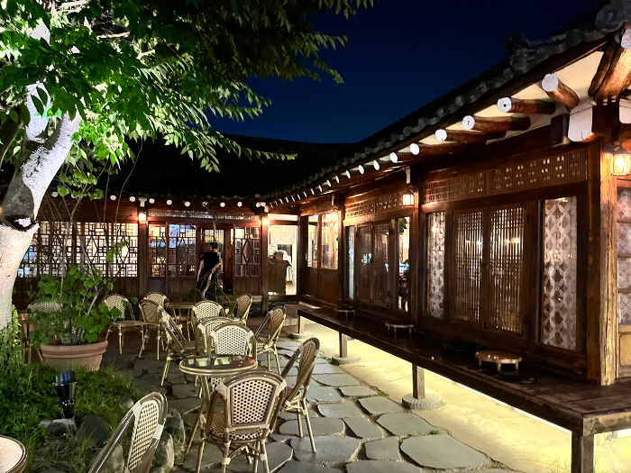 황리단길 카페 모습