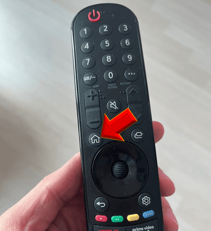 리모콘-홈-화면-버튼-누르기