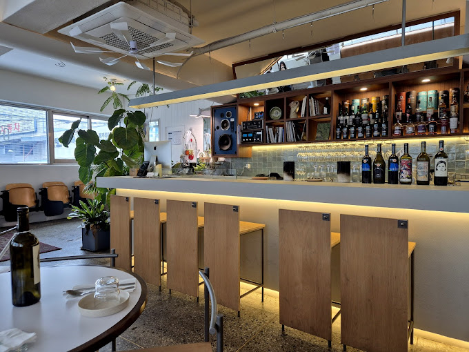 성수동 퓨전 한식 '아웃오브오더'