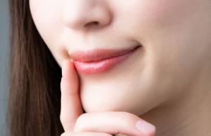 입술이 붓는 원인