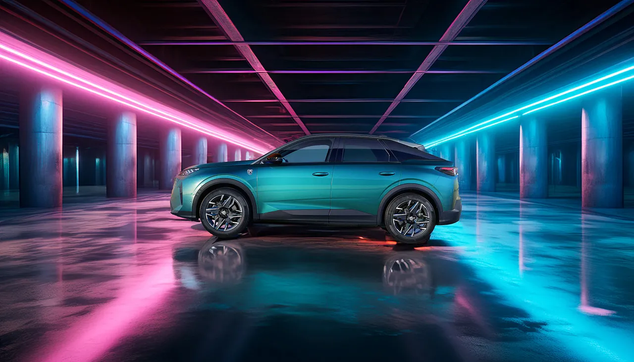 푸조 3008 하이브리드 차량 이미지