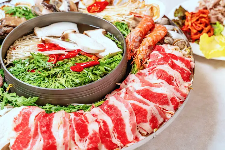 겨울엔 오감만족 꽃쟁반 해물칼국수 요리 오이도 맛집 추천 생방송투데이 리얼 맛집