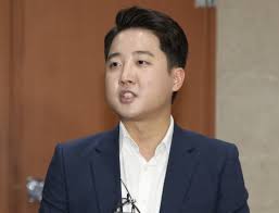이준석