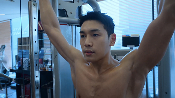 신동우 운동하는 모습