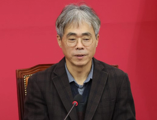 정영환 공천관리위원장과 마포을 출마를 선언한 김경율 비대위원