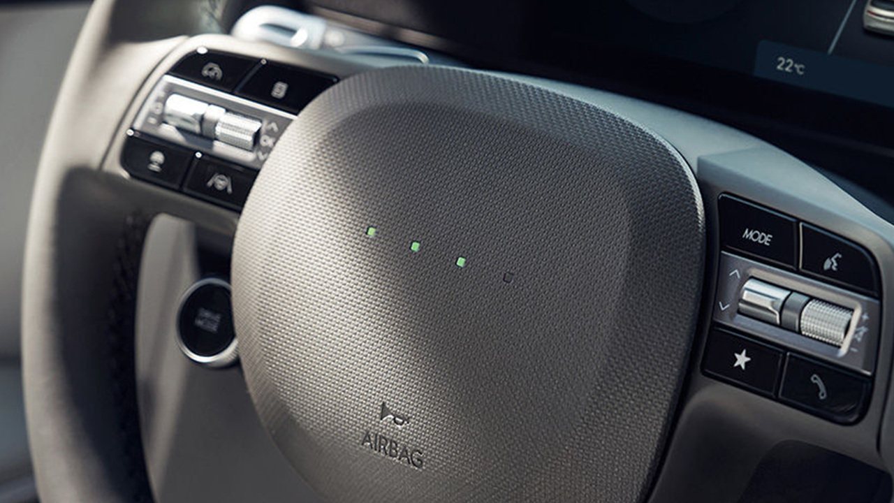 24년형 아이오닉5 스티어링 휠 디자인 사진