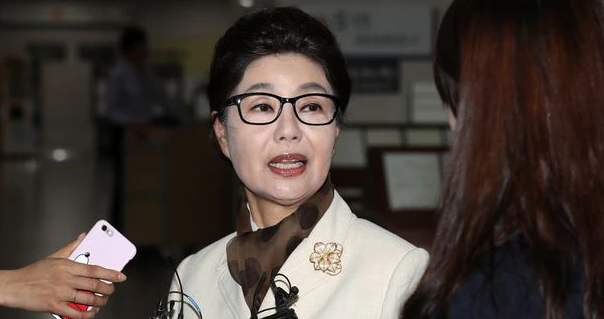 박근령