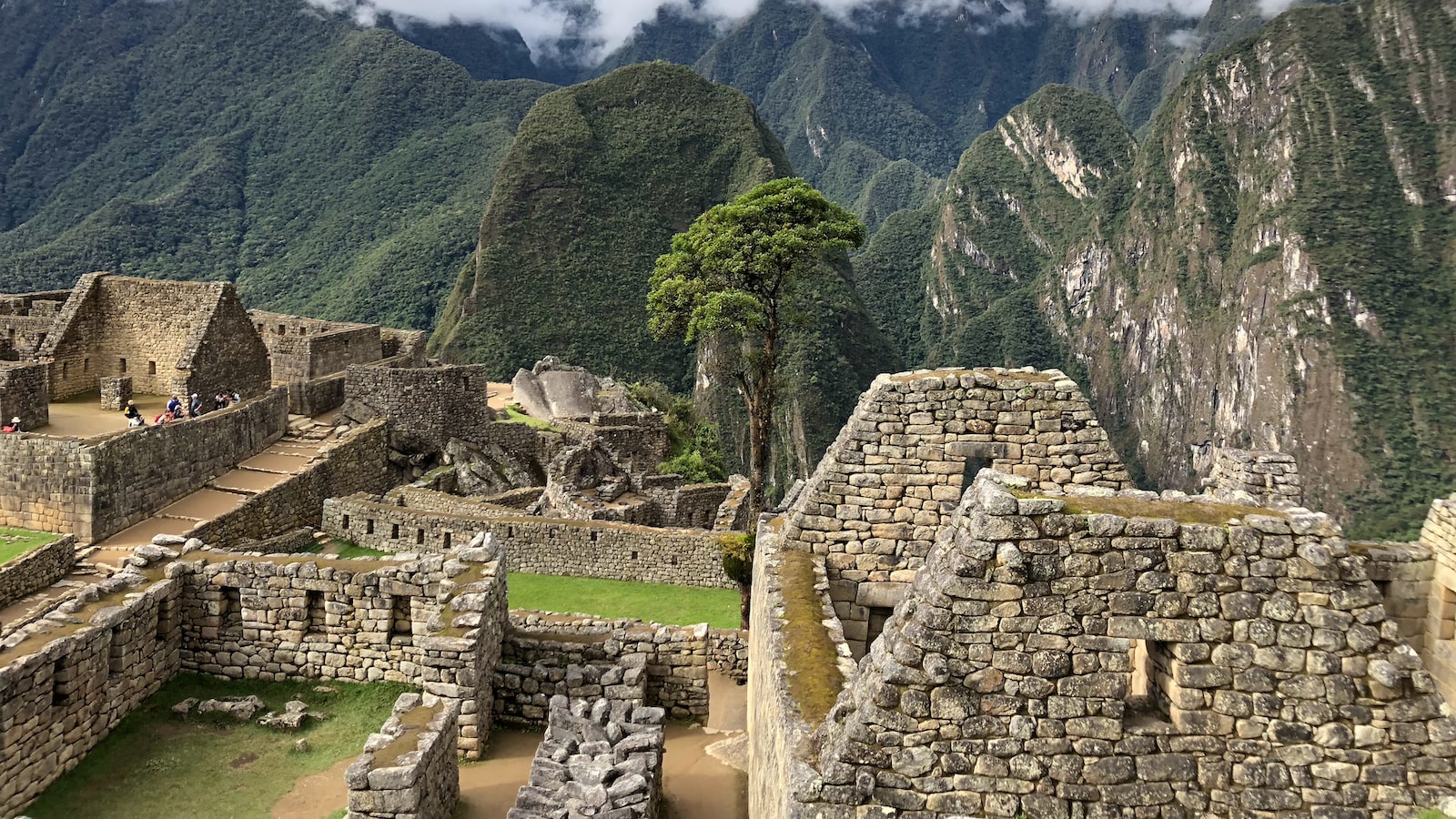 Inca_ruins