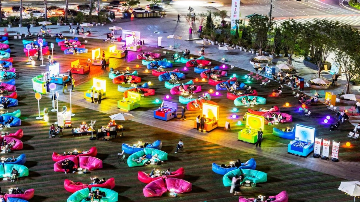 ์์ธ ๊ด์ฅ์์ ์ฆ๊ธฐ๋ ๋ฌด๋ฃ ๋์๊ด