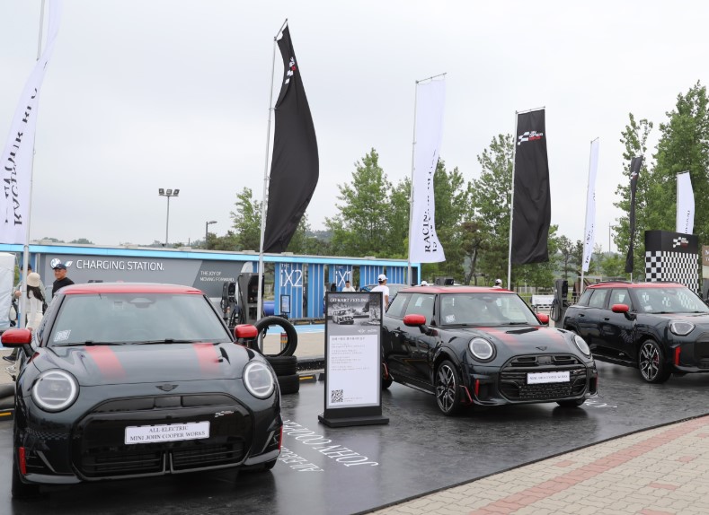 BMW 30주년 행사&amp;#44; 새로운 BMW 공개 모습