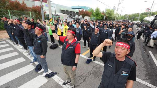 진주 화물연대 사고, CU 물류센터 사망, BGF리테일 원청교섭, 화물연대 총집결, 진주 정촌면 집회, 노동자 사망 사고, 노란봉투법 뜻, 특수고용직 정의, 노조법 2조 3조 개정, 화물연대 규탄대회, BGF로지스 파업, 특수고용노동자 교섭권, 민주노총 총력투쟁, 진주 예하리 사고, 화물 기사 처우 개선, 공권력 살인 논란, 실질적 지배력 판단, 간접고용 문제점, 노동3권 보장, 2026 노동법 이슈