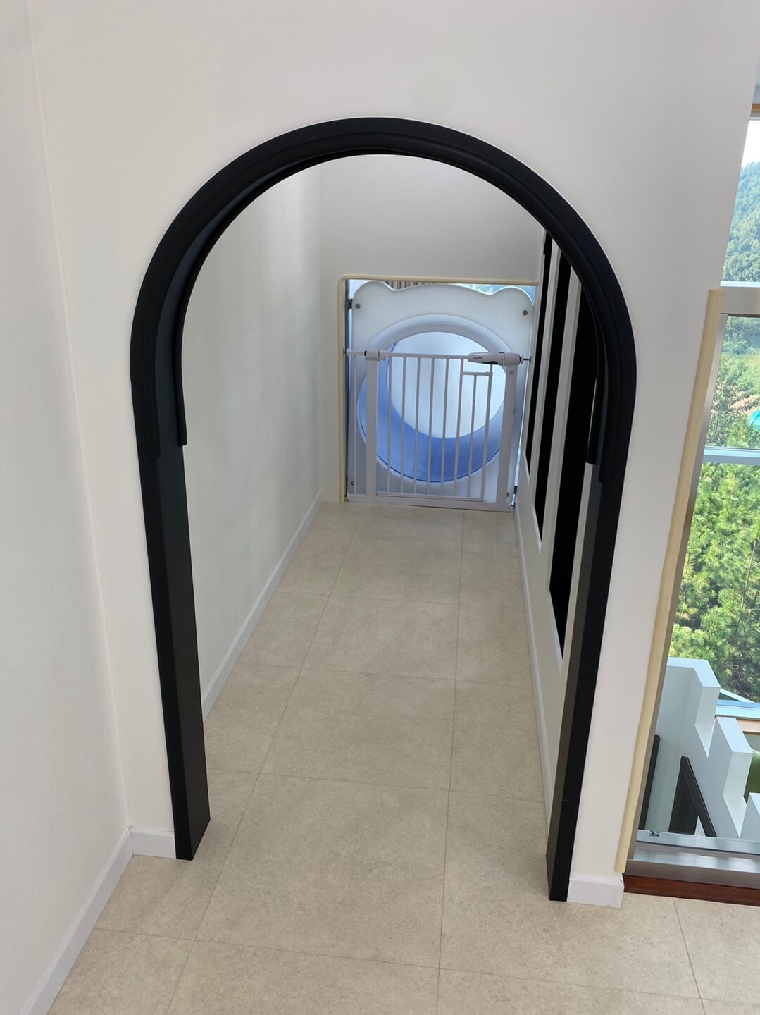 키즈비-풀빌라-복층-침실-이미지