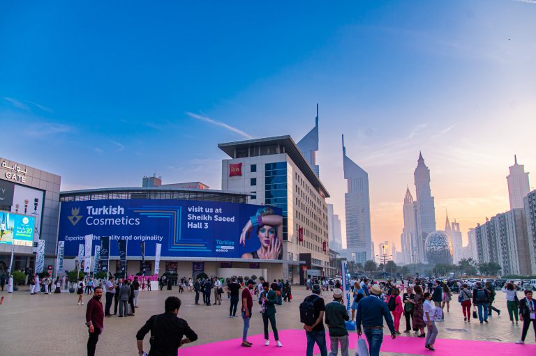 2022년도 뷰티월드 두바이(Beautyworld Middle East) 전시장 앞