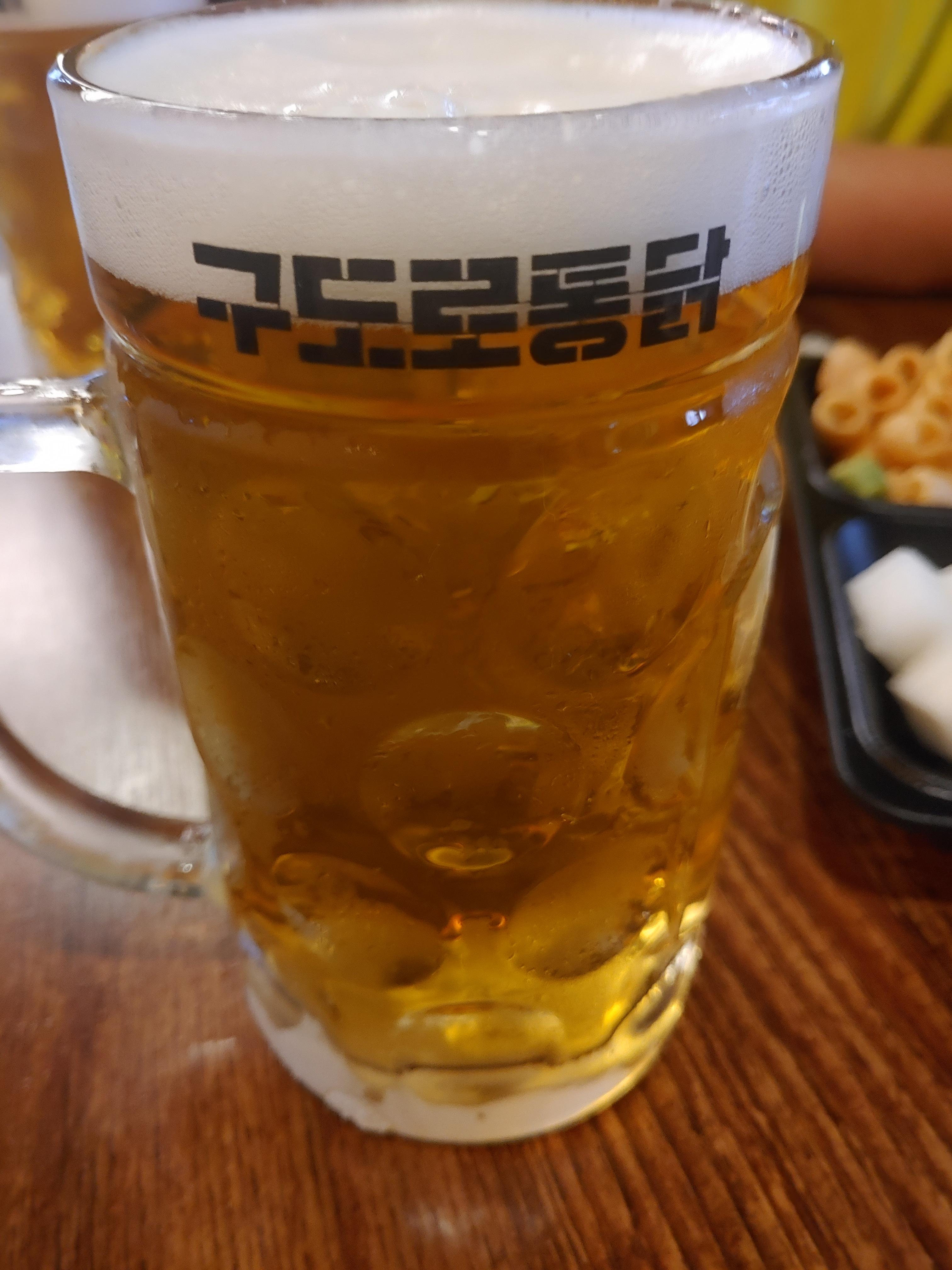 살얼음맥주와 매콤양념통닭 