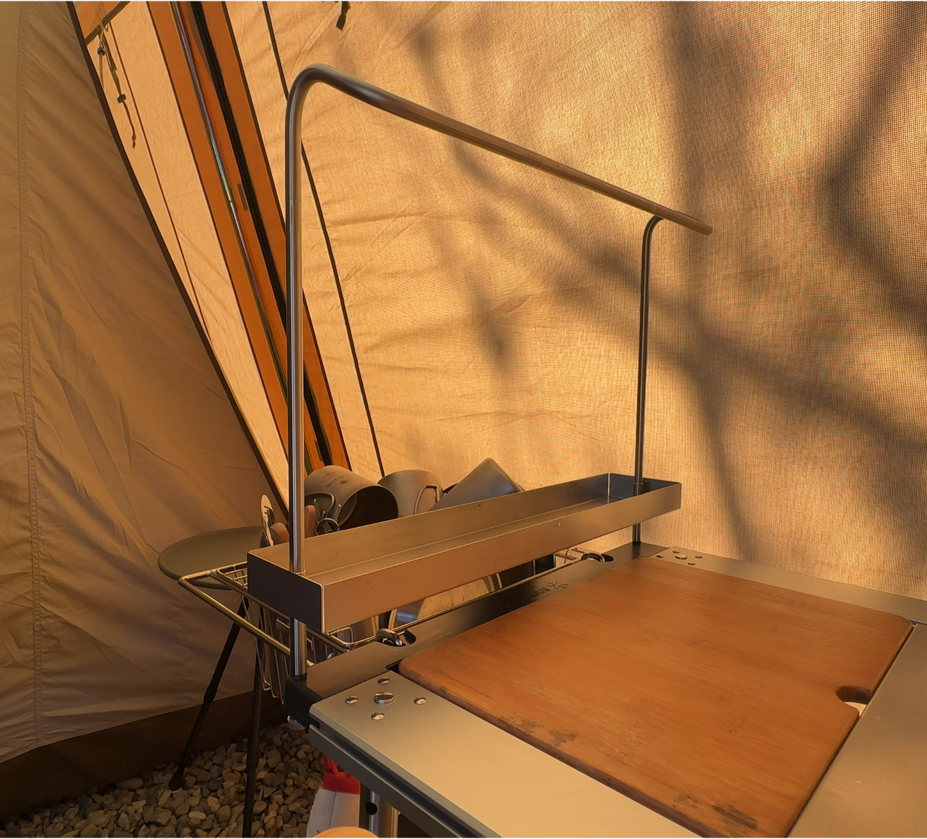 사이드 트레이와 행거