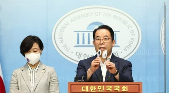 [#국민공감] &ldquo;언론노조 장악 편파방송 해결 방안 ..KBS수신료, 시청자 납부 거부 가능하게 전기요금에서 분리시킨다