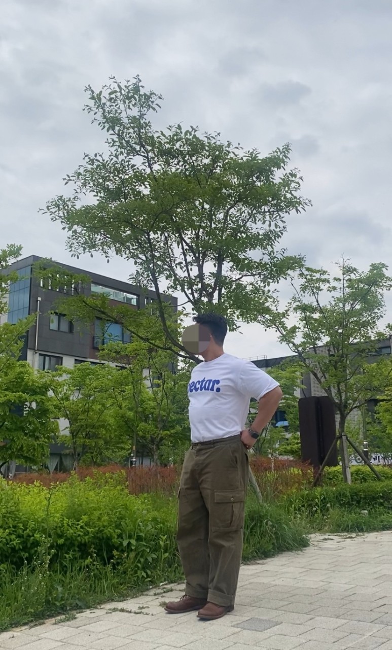 데일리룩(2024. 4. 23.)벡타르 반팔티&#44; vectar. 반팔티&#44; 벡타르 티셔츠&#44; vectar. 티셔츠&#44; vectar.&#44; 벡타르&#44; 프리즘웍스 카고 팬츠&#44; 레드윙 아이언레인저