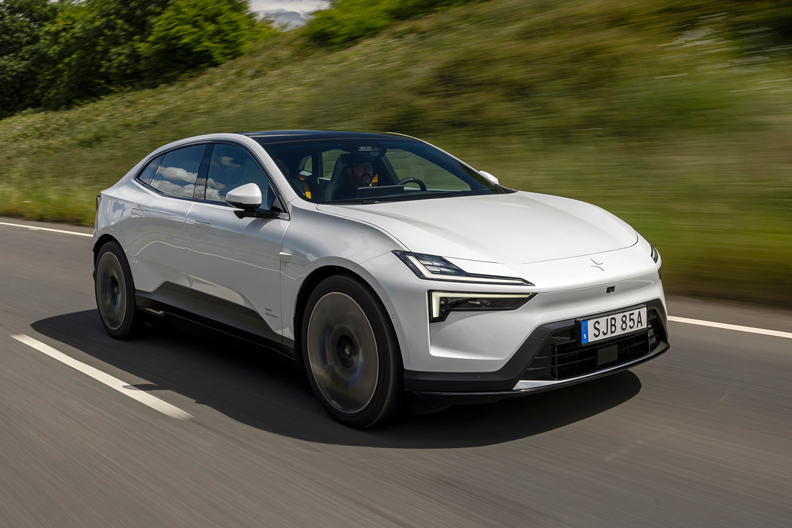 폴스타 폴스타 4