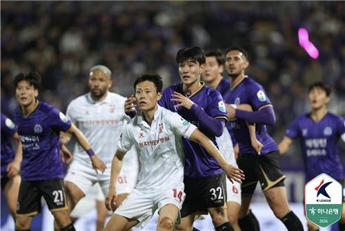 수원 더비 역전승: 2026 K리그2 결과 분석, 수원FC 3-1 수원 삼성 대역전승 배경과 하정우 멀티골 활약상