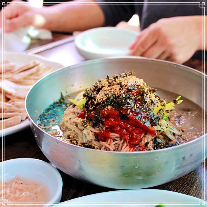 생생정보 속초, 고성, 송지호 해수욕장 메밀 막국수, 수육 맛집
