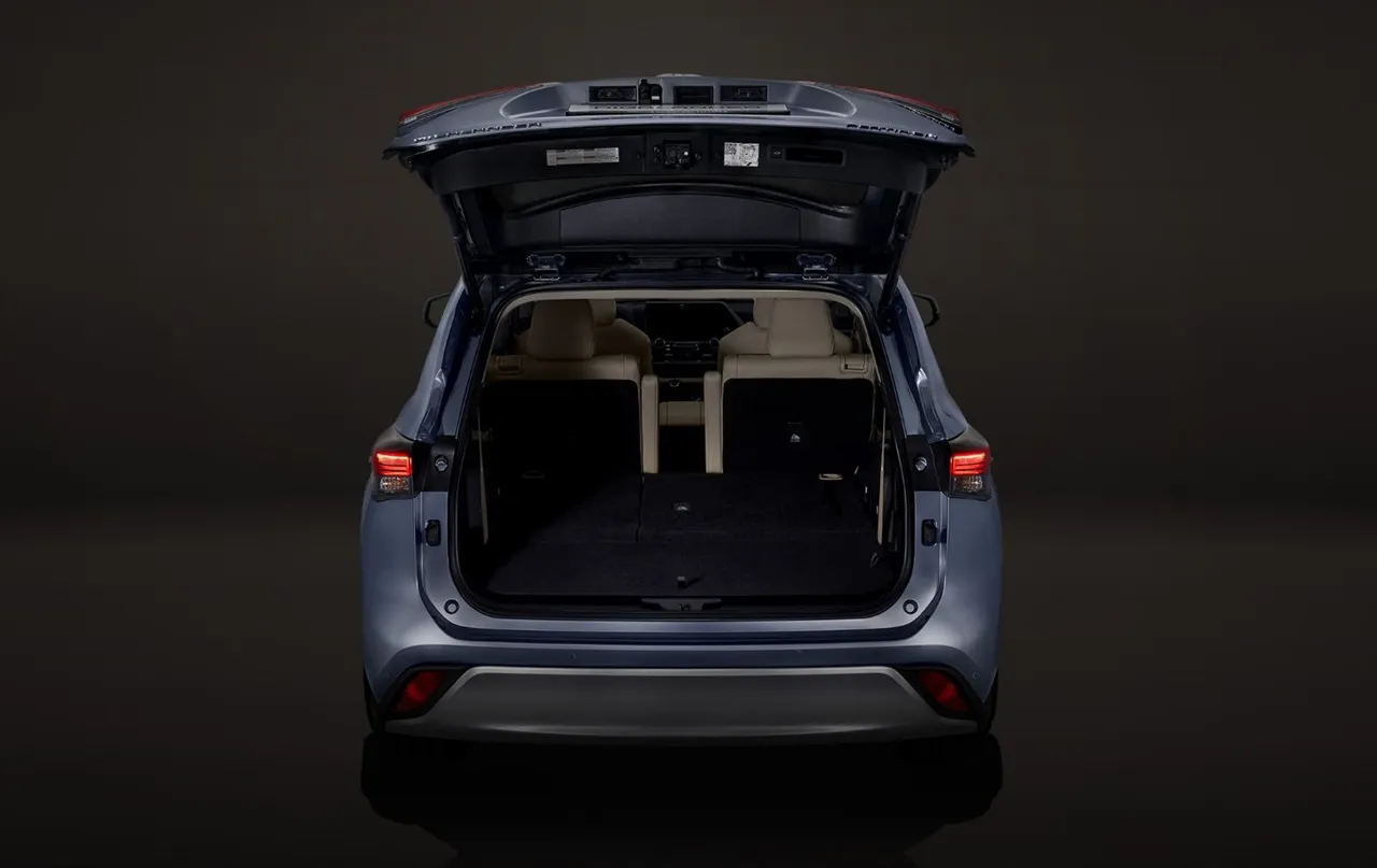 토요타 하이랜더 하이브리드 차량 이미지