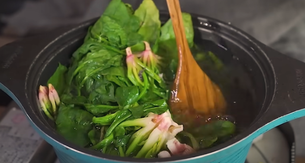 시금치 데치기