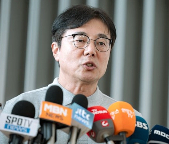 황선홍 감독