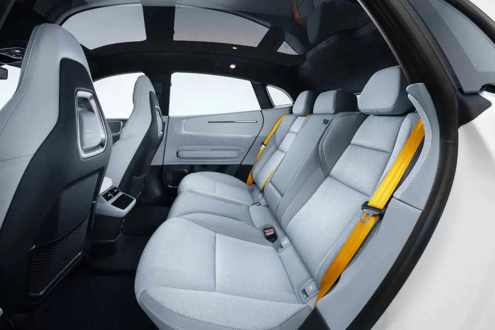 폴스타 폴스타 4