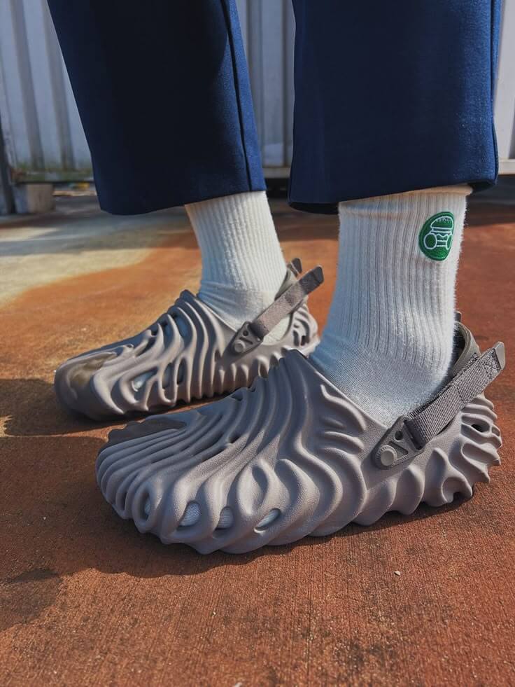 20대 남자 크록스