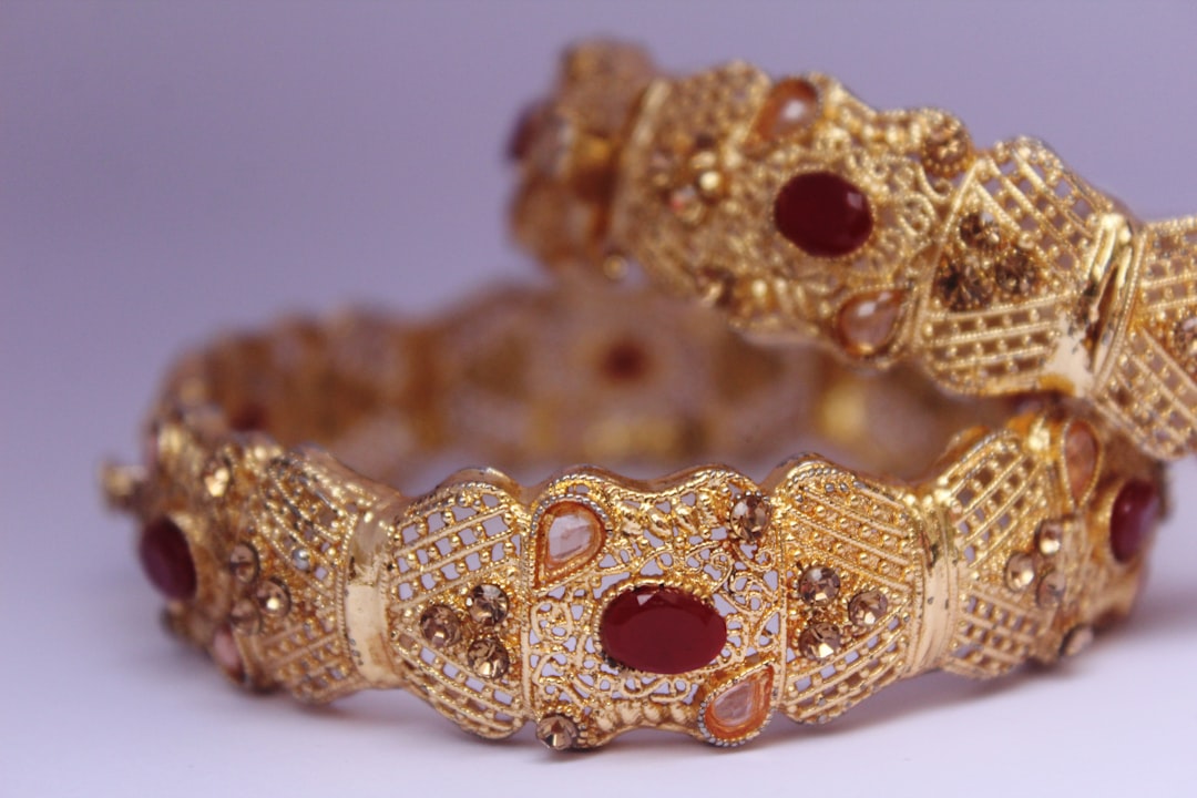 'bracelet'