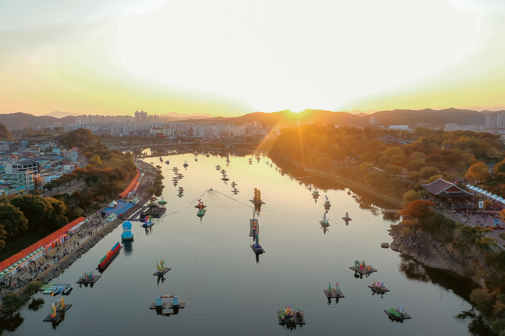 남강 위에 수 놓인 빛 2025 진주남강유등축제 가이드
