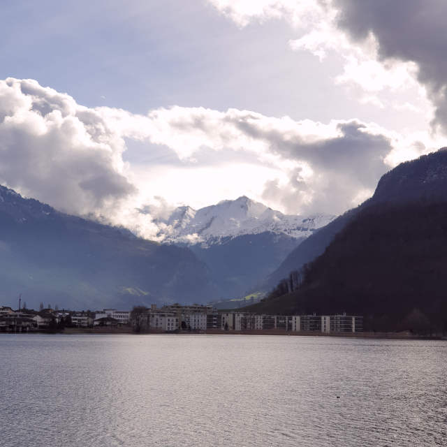 스위스 루체른호에 잠시 정차 후