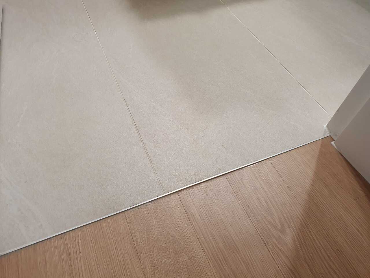 화장실_타일_연결부위