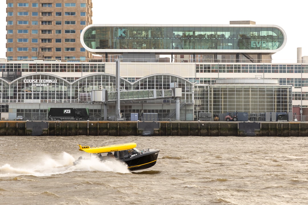 Water taxi