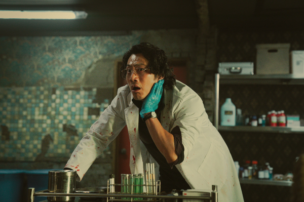 영화-황야-주연-이희준-스틸컷