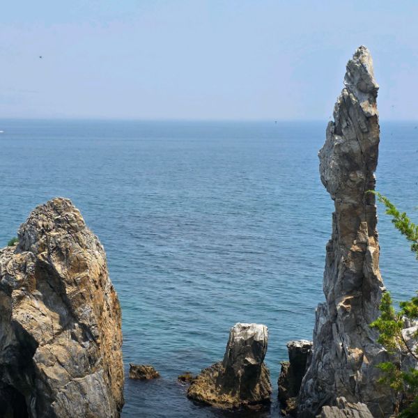 추암촛대바위