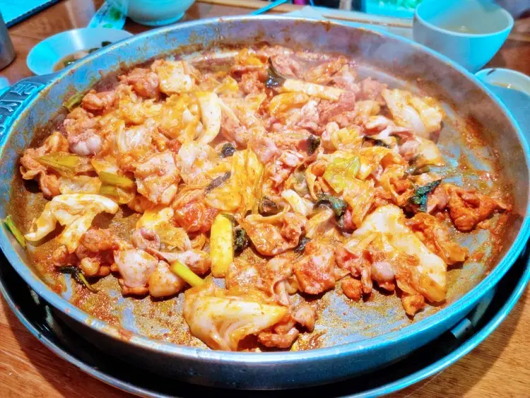 제26회 토요일은 밥이좋아 토밥즈 비빔막국수와 함께 먹는 육즙과 채즙의 향연 철판닭갈비 맛있는 식당 춘천 닭갈비 맛집 추천