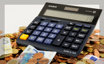 계산기와 돈 사진