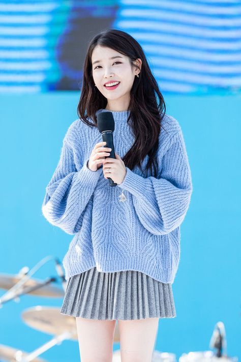 아이유 사진 모음 / 무대 코디 패션 / 일상 사복 패션