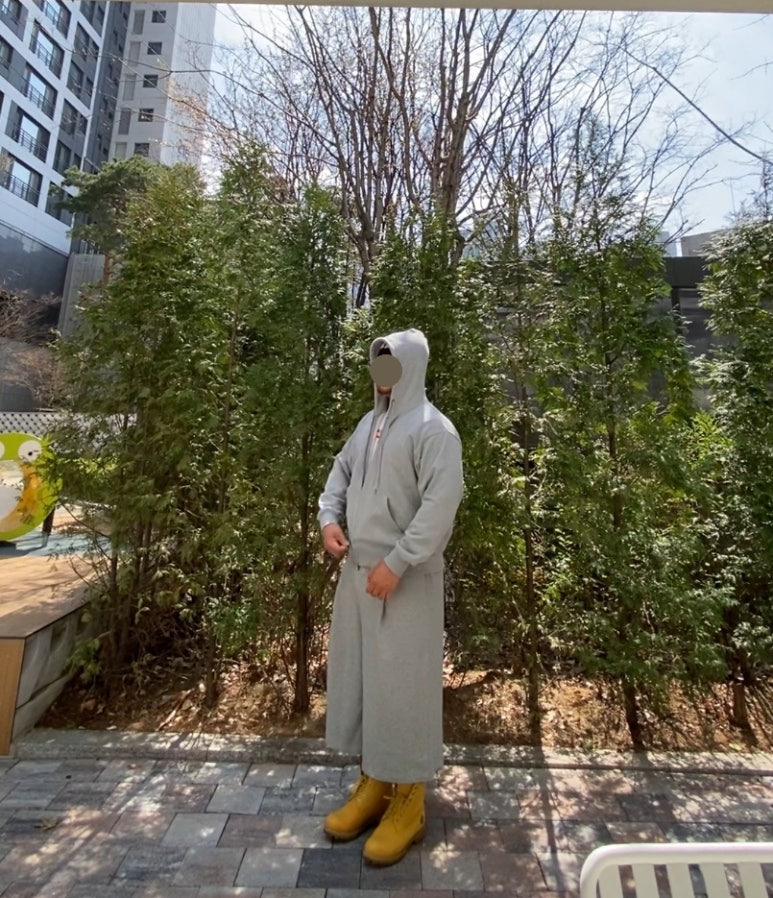 데일리룩('26. 4. 4.)마뗑킴 MatinKim 비니, 토피 스웻 집업 후드티, 토피 벌룬핏 와이드 팬츠, 시부야 빈티지 티셔츠, 나이키 롱삭스양말, 팀버랜드 6인치 워커 부츠