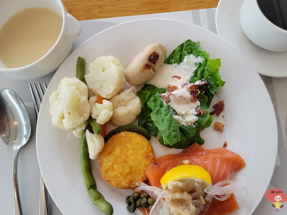 인천-중구-영종도-네스트호텔-레스토랑-플라츠-조식-연어와-브로콜리-스프