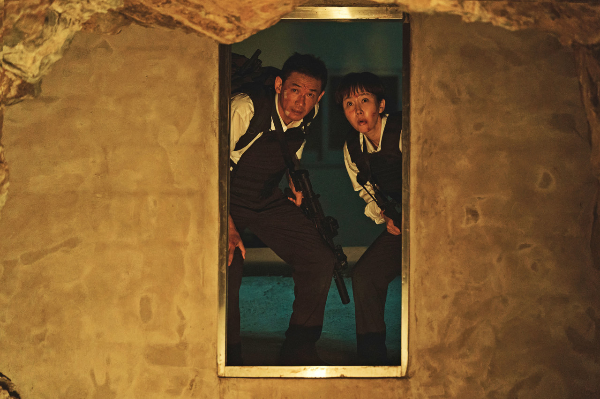 영화-크로스-염정아-황정민-스틸컷