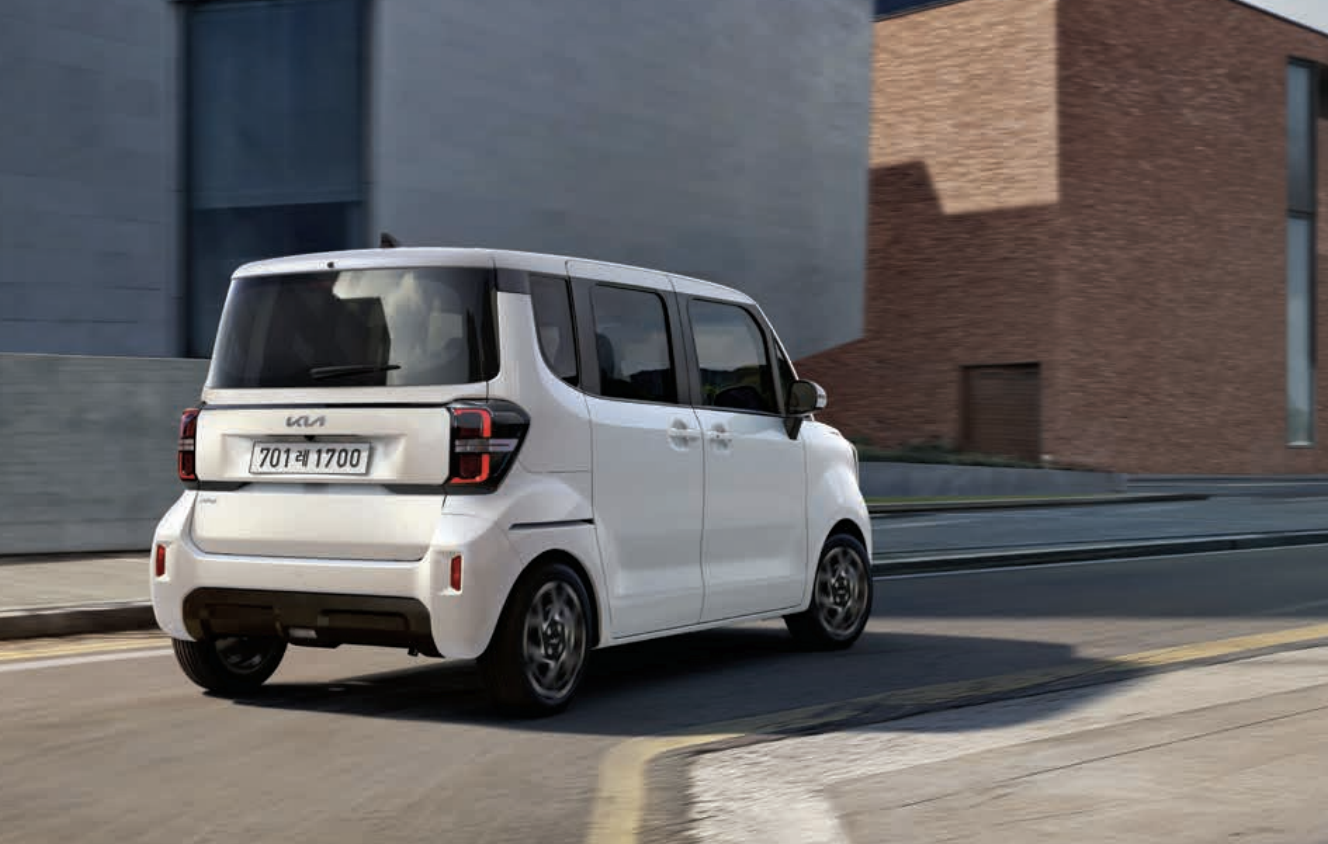 기아 레이: 컴팩트한 디자인 속 넓은 실내 공간과 효율적인 엔진 성능 분석