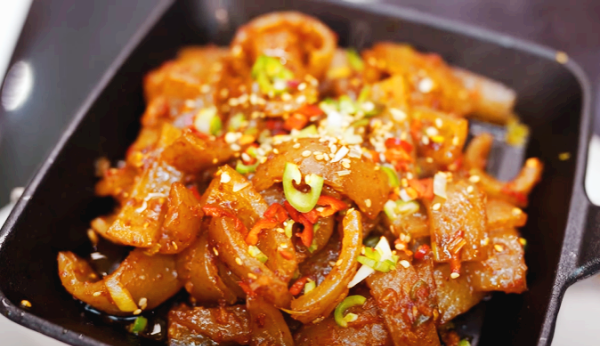 돼지껍데기 볶음