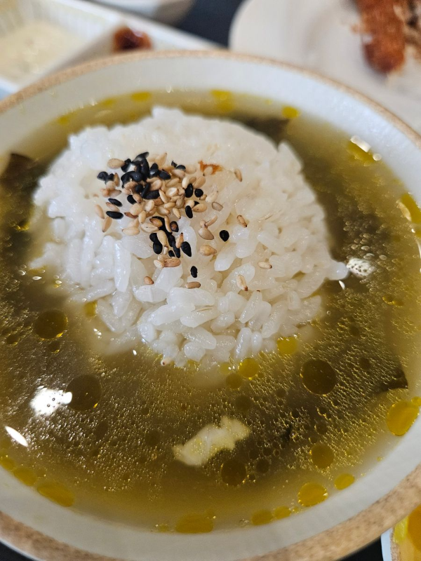 푸드코트 미역국밥