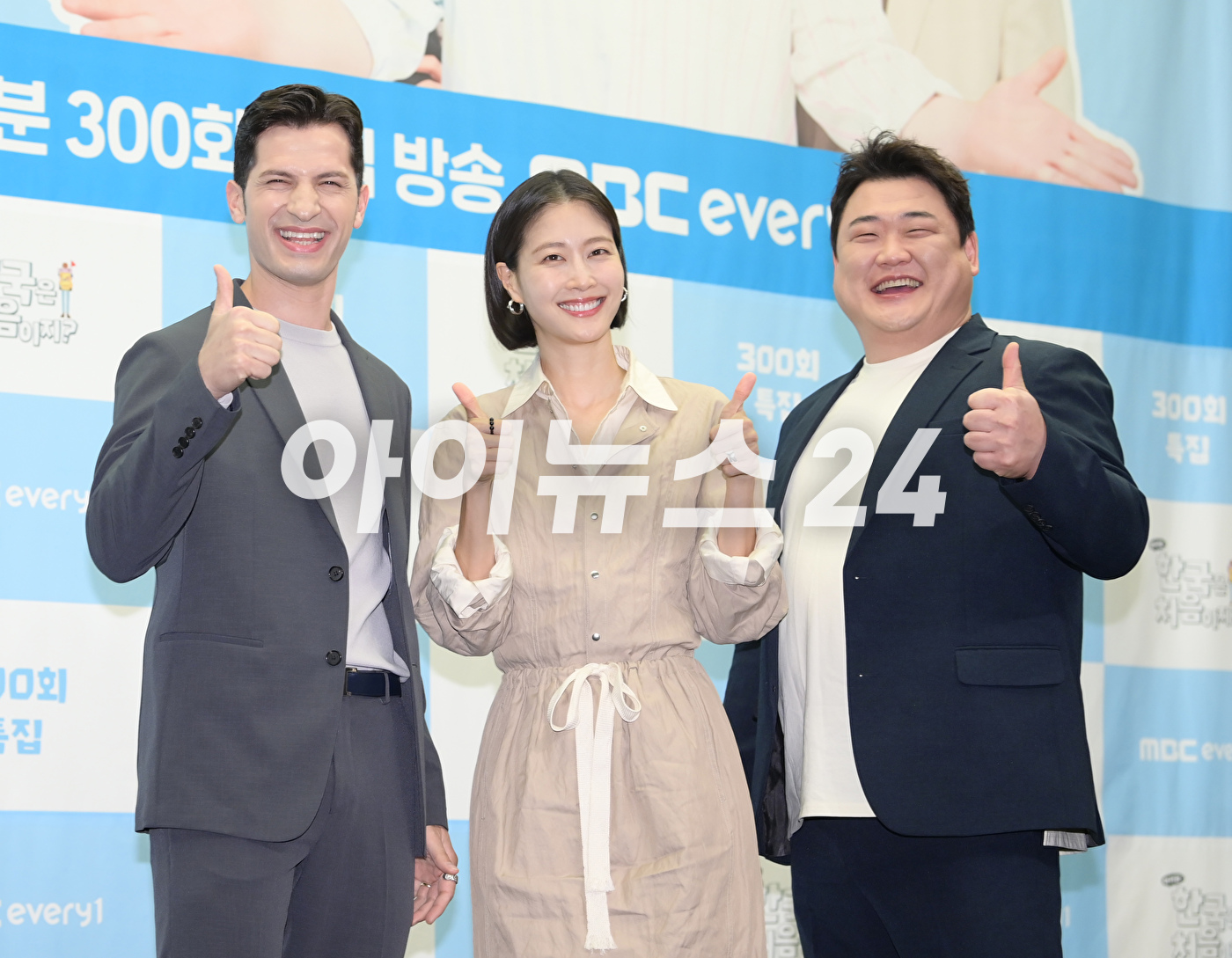 방송인 알베르토-이현이-김준현이 15일 오전 서울 상암동 스탠포드 호텔에서 진행된 MBC 에브리원 '어서와 한국은 처음이지' 300회 특집 기자간담회에 참석하고 있다. [사진=정소희 기자]