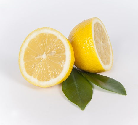 레몬 두 조각
