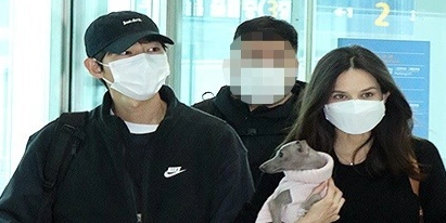 송중기 케이티 루이스 사운더스