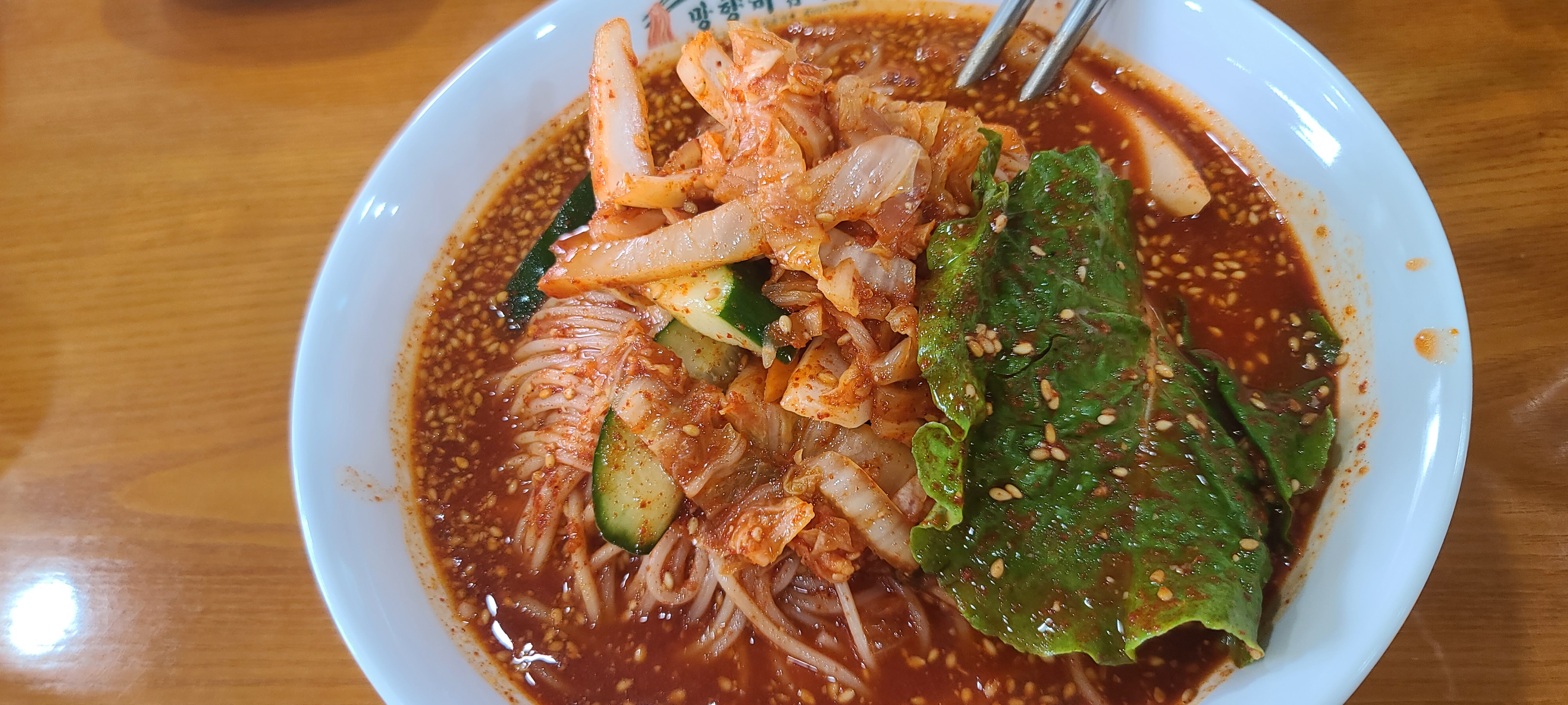 망향비빔국수 비빔국수 맛집 국수 광주맛집 주차장 영업안내 영업시간 깔끔한식당 깨끗한내부 곱빼기 가성비갑